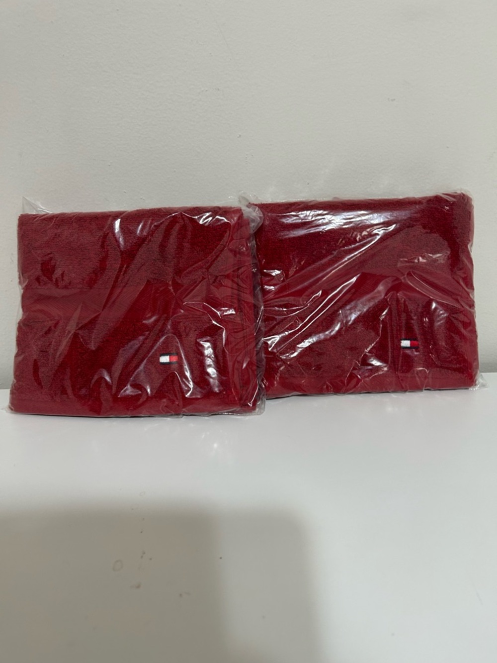 NWT Set of Two Tommy Hilfiger Modern American Solid Cotton Hand Towel - Picture 3 of 5